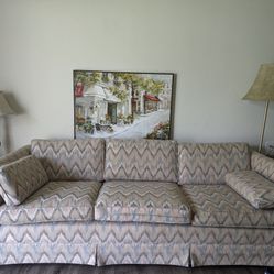 3 seater sofa.. Move out sell..hurry up