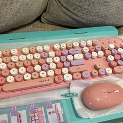 UBOTIE wireless Keyboard and Mouse Set typewriter Style