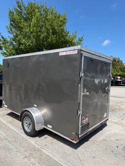 Enclosed trailer 6x12