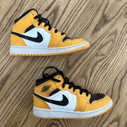 Nike Air Jordan 1 Mid Yellow Toe Youth Shoes Sneakers Size 4y No Box 554725-701