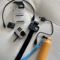 GoPro Hero4 With Accessories 