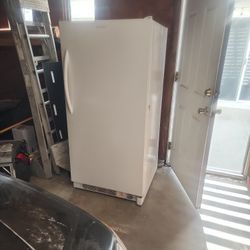 Frigidaire Garage Standup Freezer