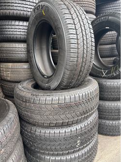 265/65R17 Toyo vedo 4 llantas con 95% de vida las 4