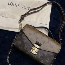 Louis Vuitton crossbody bag