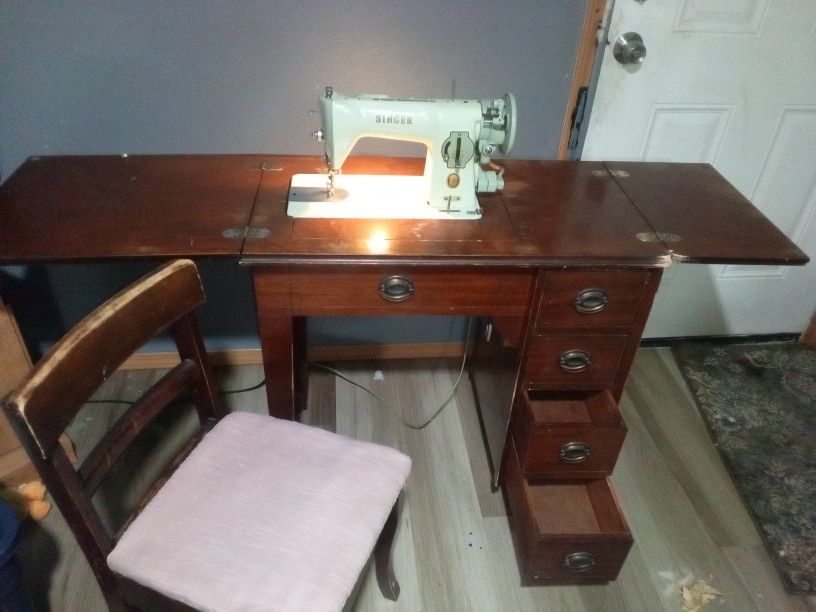 1955-1958 Singer Sewing Machine Table With Chair