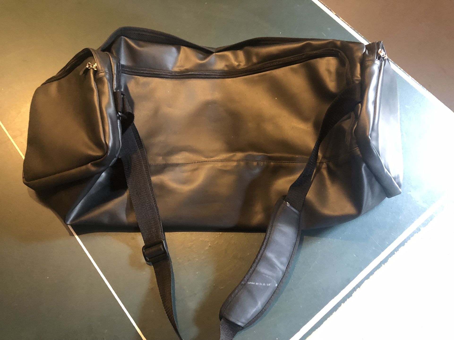 Duffel Bag. Leather.