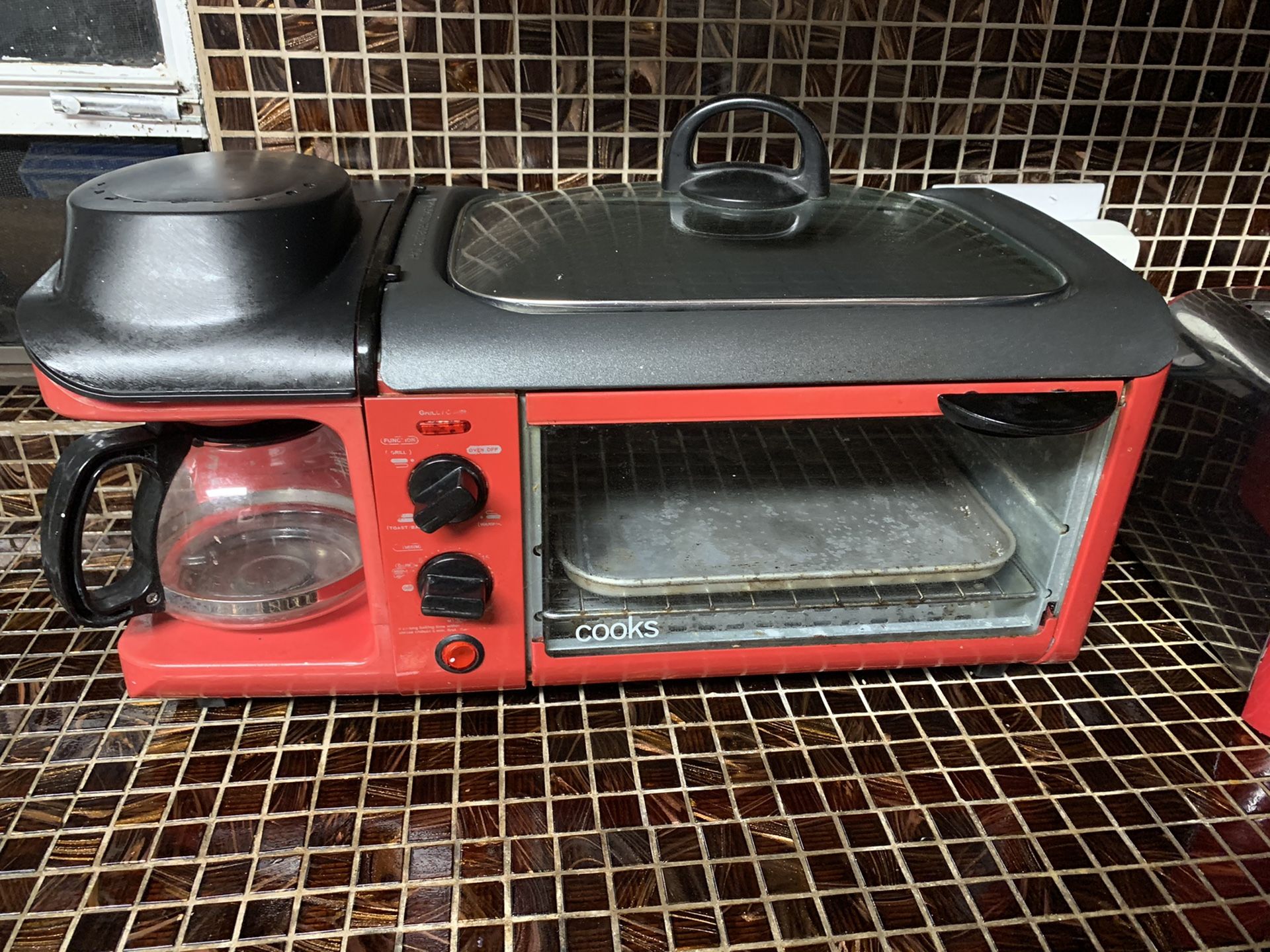 Toaster , Griddle, coffee maker 3 in 1