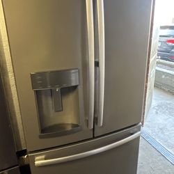 GE With Accessible Door Compartment 