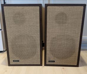 Vintage The Smaller Advent Stereo Speakers