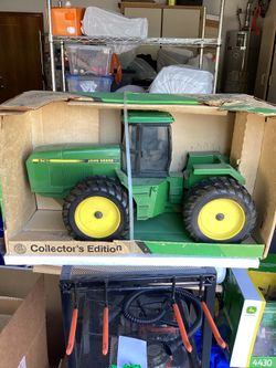 1:16 Scale John Deere 8760.  Old Stock