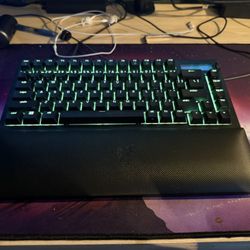 Razer black widow 4 Like New Barely Used. 200$