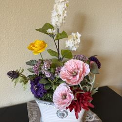 Beautiful Artificial Flower 🌺 arrangement 