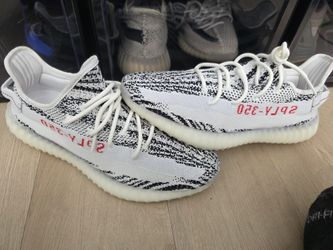 Yeezy 350 V2 "Zebra"