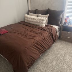Queen size bed for sale 