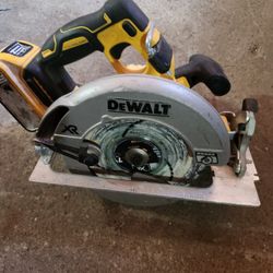 Dewalt Xr Saw And 3ah Battery 