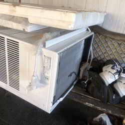 LG Smart Wi-Fi Air Conditioner Cooling And Heating 450 OBO