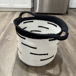 Black & White Woven Rope Basket – Storage / Laundry / Toys