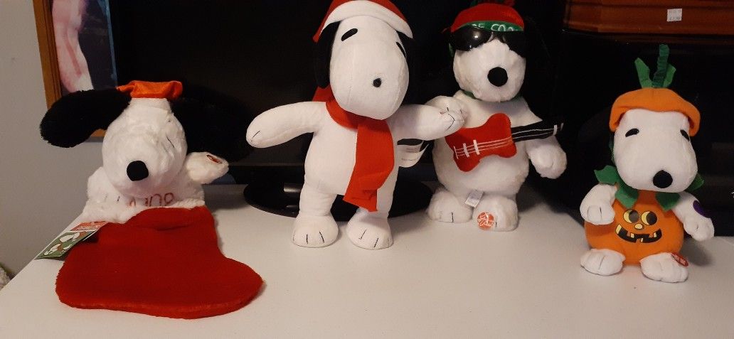 SNOOPY COLLECTABLE PRICES VERY CLICK ON PICTURE YOU WILL GET FULL PICTURE SIZE