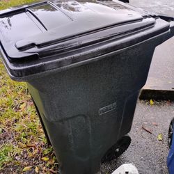Toter Trash Can