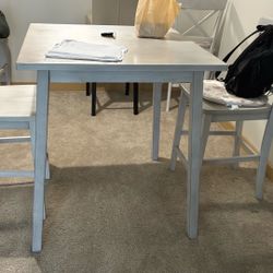 Dining Room Table And 4 Chairs. Price negotiable.