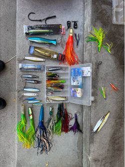 Misc fishing Lures Feathers, Iron