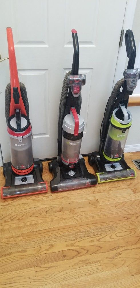 NEW cond BISSEL SWIVEL DEEP CLEANING VACUUM ,WORKS EXCELLENT. , IN THE BOX