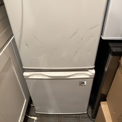 Igloo Mini Freezer 1.1 cb Ft 