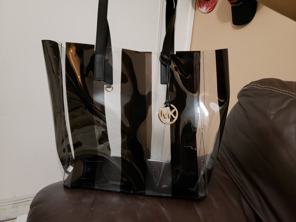 Michael Kors clear bag for Sale in Bell Gardens, CA - OfferUp