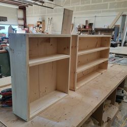 Shelving/storage 