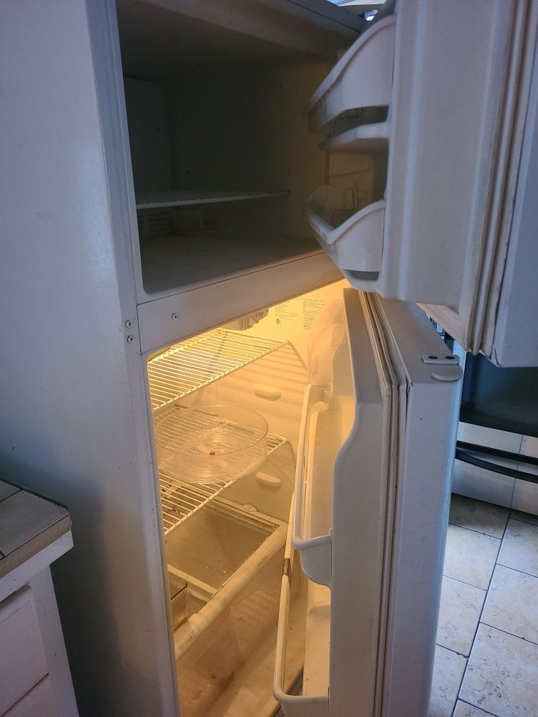 Refrigerator Used