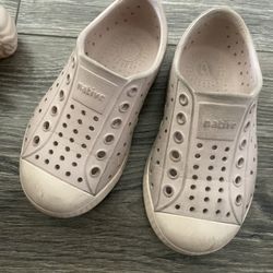 Native Shoes Size 7