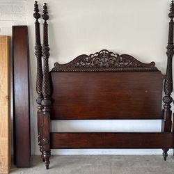 Tommy Bahama, Mahogany Wood Four Poster King Size Bed frame