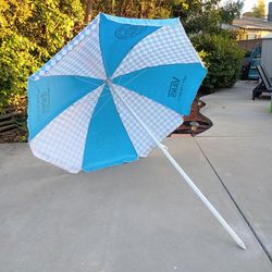 Large Umbrella Folds Up Great Condition