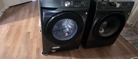 Samsung washer and Dryer asking for $480.00 for both or best offer