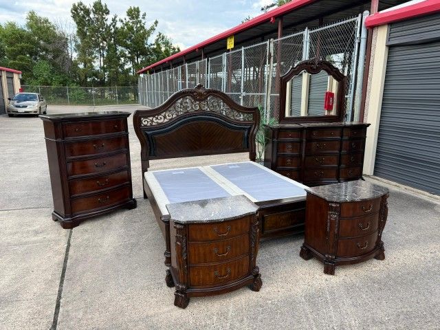 King Bedroom Set