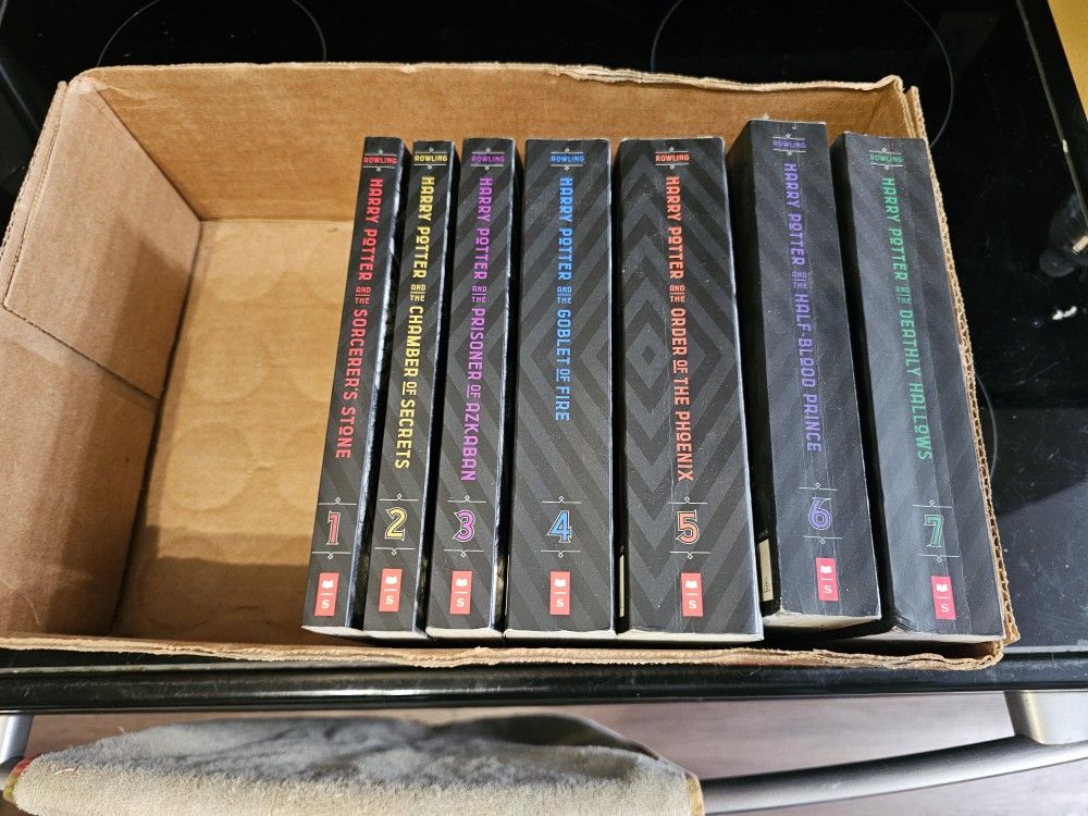 Harry Potter Paperback Books 1 7 $60
