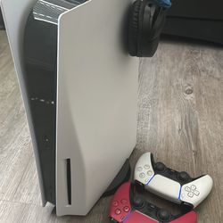 Ps5 and 2 Controllers
