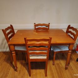 Dining table & 4 chairs