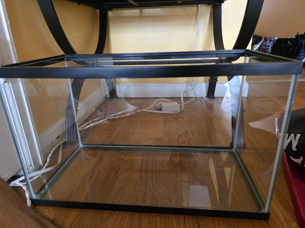 10 Gallon Aquarium