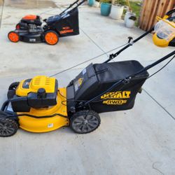 DEWALT 21 in. 196cc E-GOV Engine 3-in-1 Gas RWD Self-Propelled Lawn Mower with High Rear Wheels 