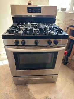 Frigidare - Gas Stove / Oven /  Range