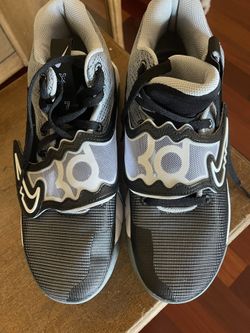 KD Trey 5 X. Men’s Size 11