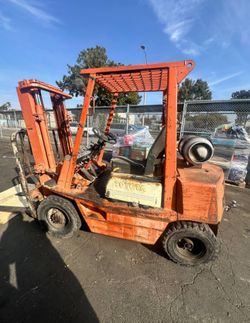 Forklift Pneumatic Tire Toyota 5000  Lb 90 Days Warranty 