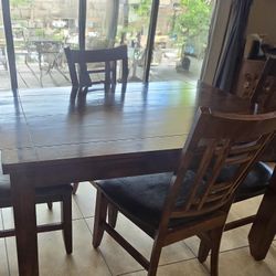 KITCHEN TABLE 