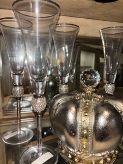 A toast to you bundle 5 champagne glasses/wedding /quince/toasting and crown all for $25