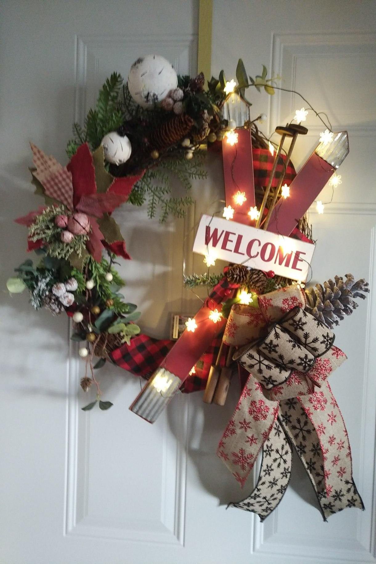 Christmas Ski Welcome wreath with Snowflake lights