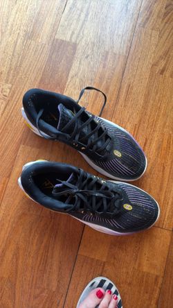 Men shoes size 12