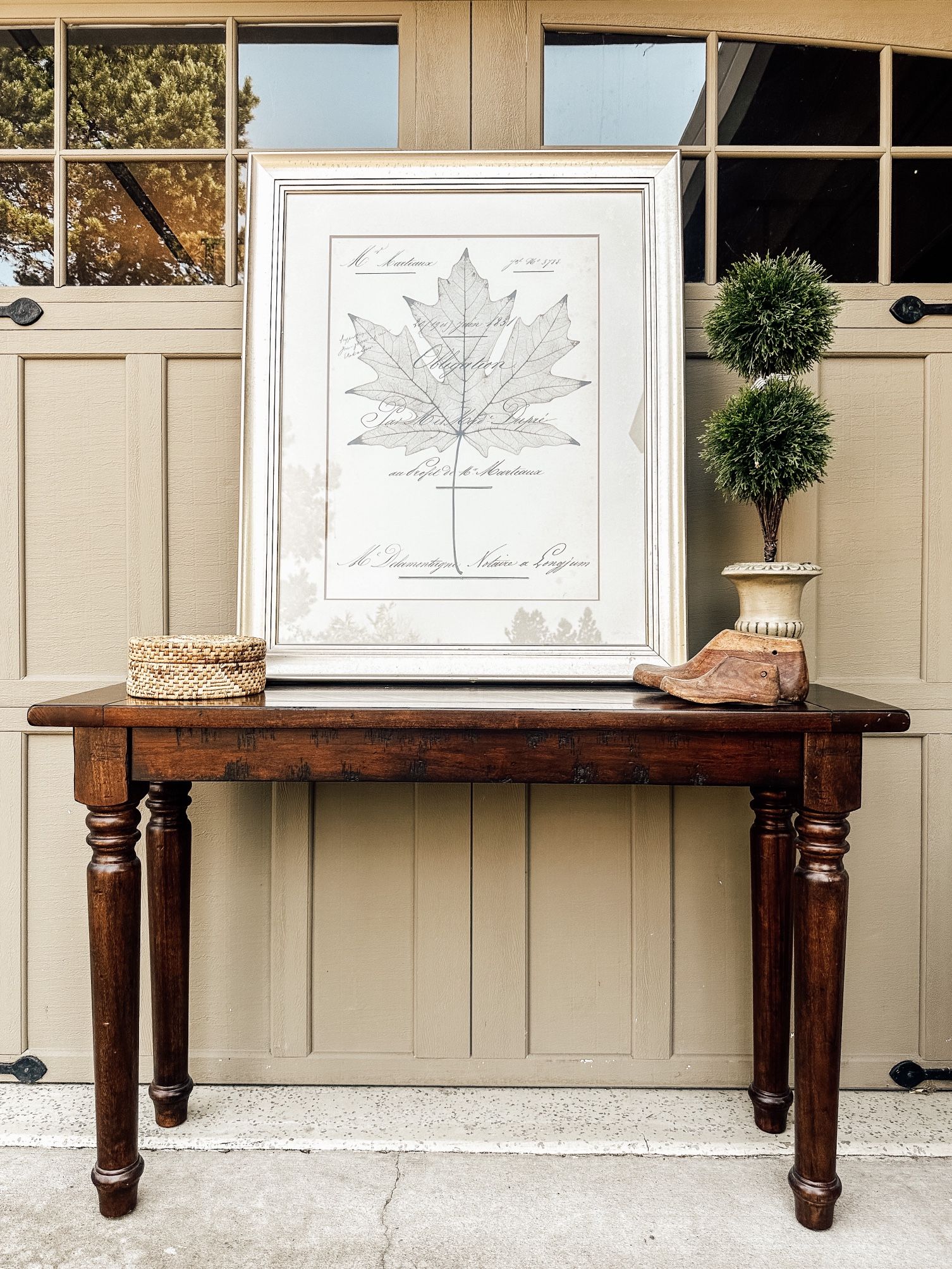 Pottery Barn Hyde Console Entry Sofa Table Solid Wood Turned Legs Espresso Finish LIKE NEW