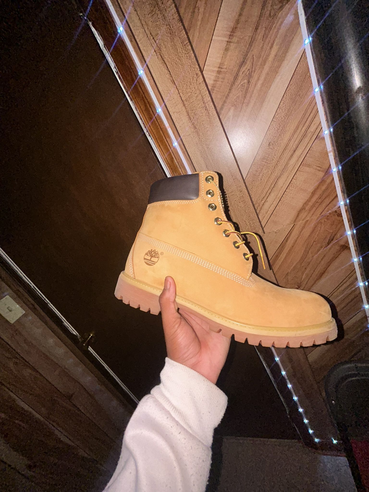 Timberland 6 inch ( color) brown size 11