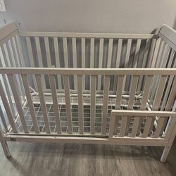 Crib with Toddler Conversion